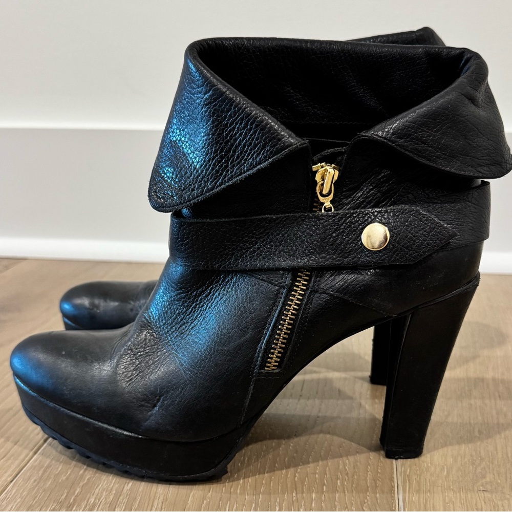 Diane Von Furstenberg Black Leather Ankle Booties